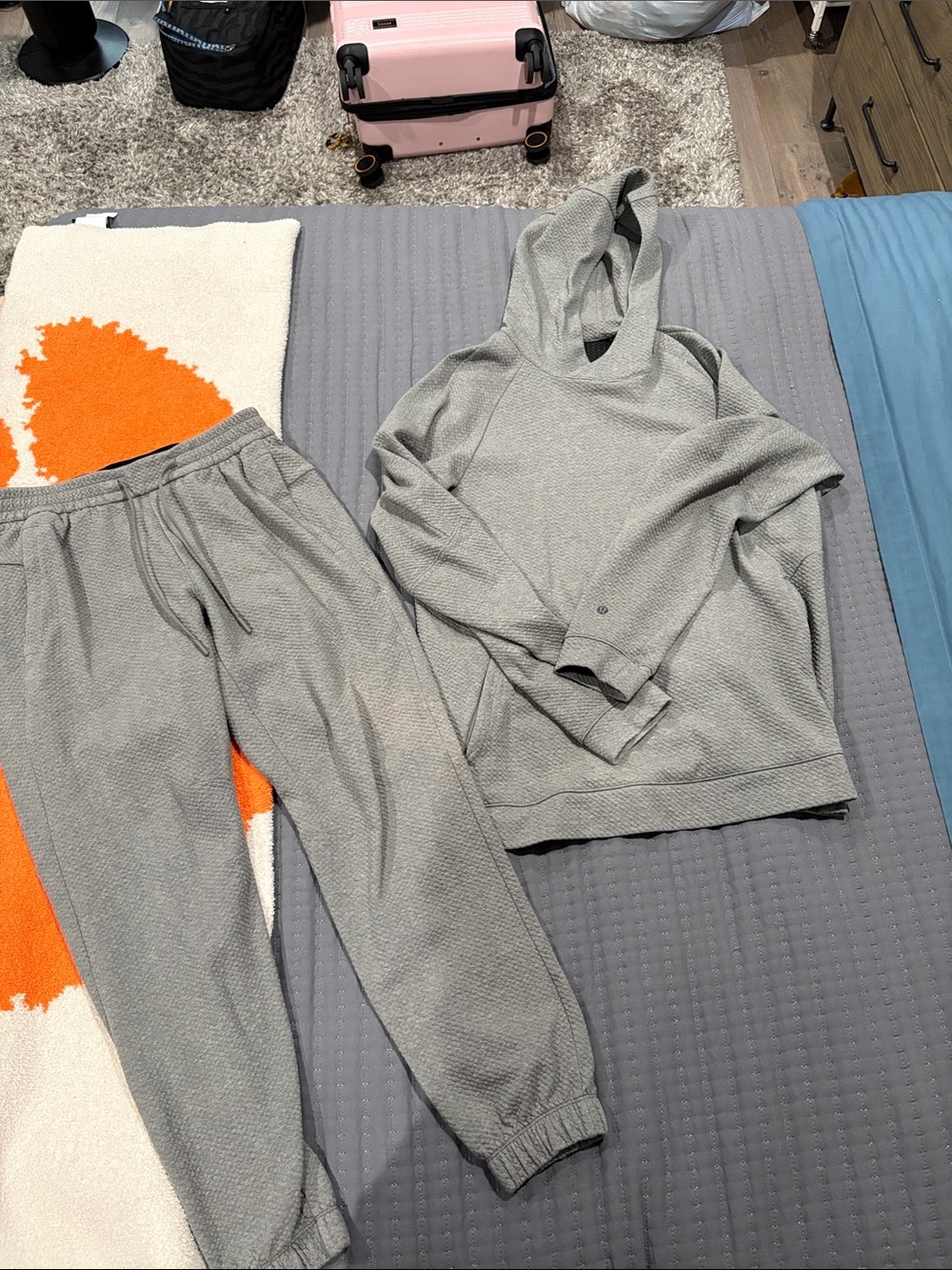 Light Gray Lululemon sweatshirt and sweatpants set men’s size M